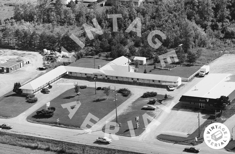 Maple Lane Motel (Hacienda Motel) - 1982 Aerial